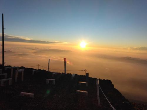 富士登山八〇歳登頂
