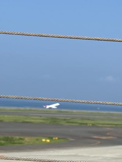離陸する飛行機の撮影は難しいです。